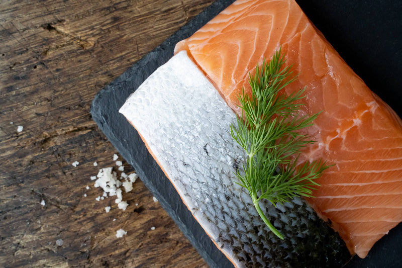 Premium Scottish Salmon - The Fresh Fish Shop UK Single pack serves 2 (260g) Twin pack serves 4 (520g) Family pack serves 4-5 (CENTRE CUT) (500g) Large salmon side serves 4-8 (900g)  Origin- Farmed in Scotland  Catch method: Farmed at sea Shelf life on receipt - 4 days